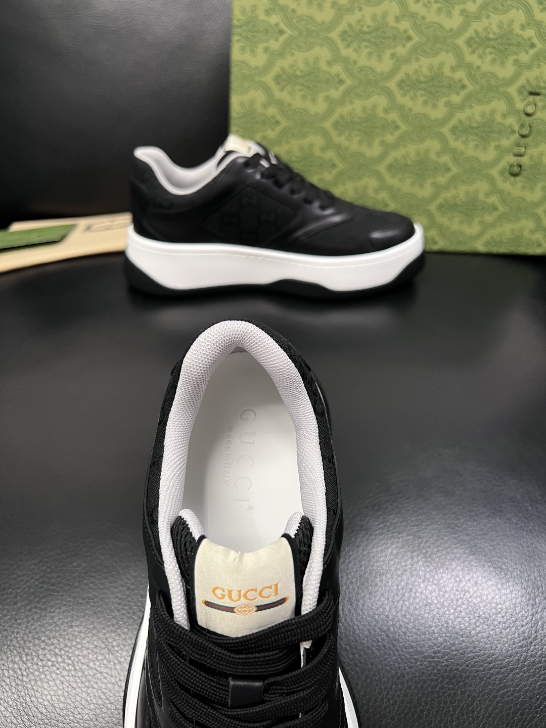 Gucci 高品质  顶级工艺品  古奇  专柜新款原厂配置，意大利进口牛皮面料，进口牛皮内里垫，透气舒