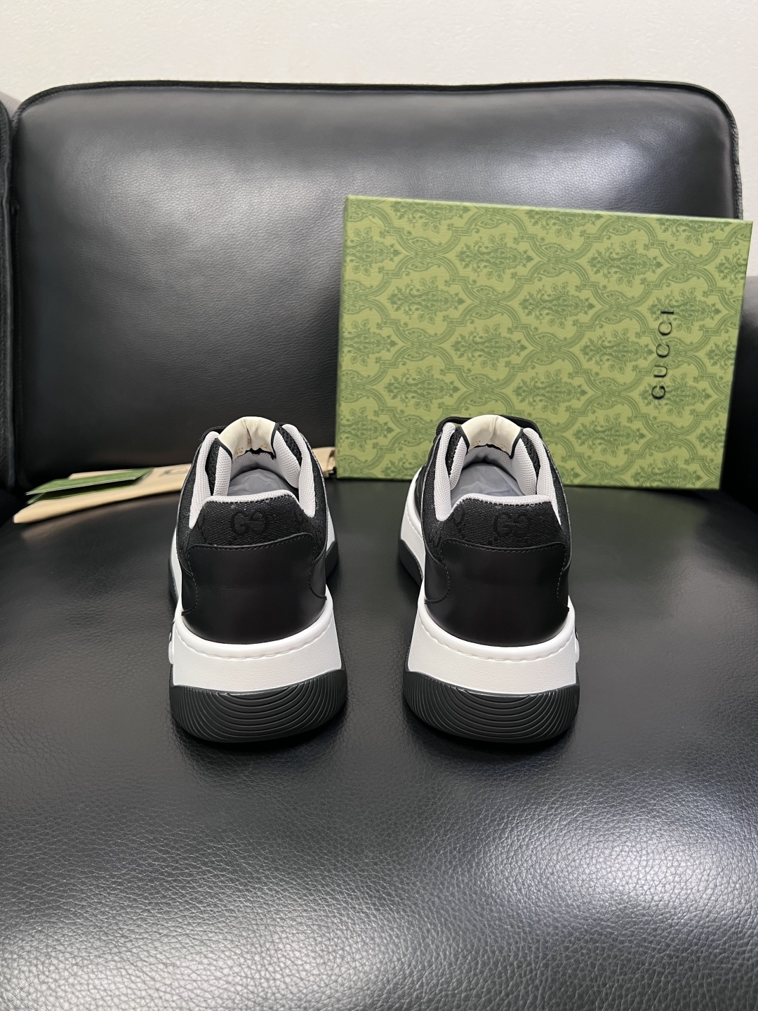 Gucci 高品质  顶级工艺品  古奇  专柜新款原厂配置，意大利进口牛皮面料，进口牛皮内里垫，透气舒