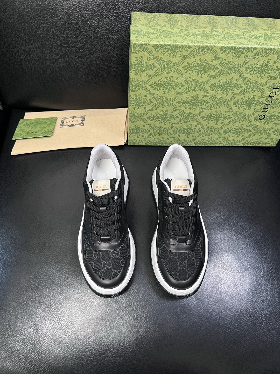 Gucci 高品质  顶级工艺品  古奇  专柜新款原厂配置，意大利进口牛皮面料，进口牛皮内里垫，透气舒