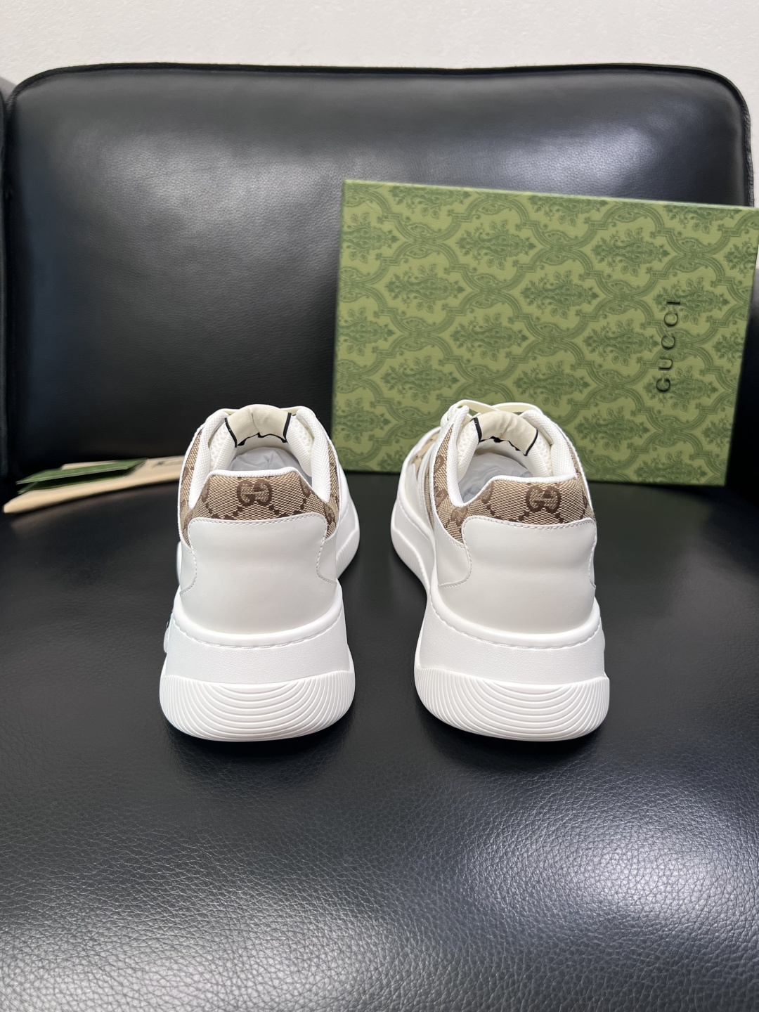 Gucci 高品质  顶级工艺品  古奇  专柜新款原厂配置，意大利进口牛皮面料，进口牛皮内里垫，透气舒