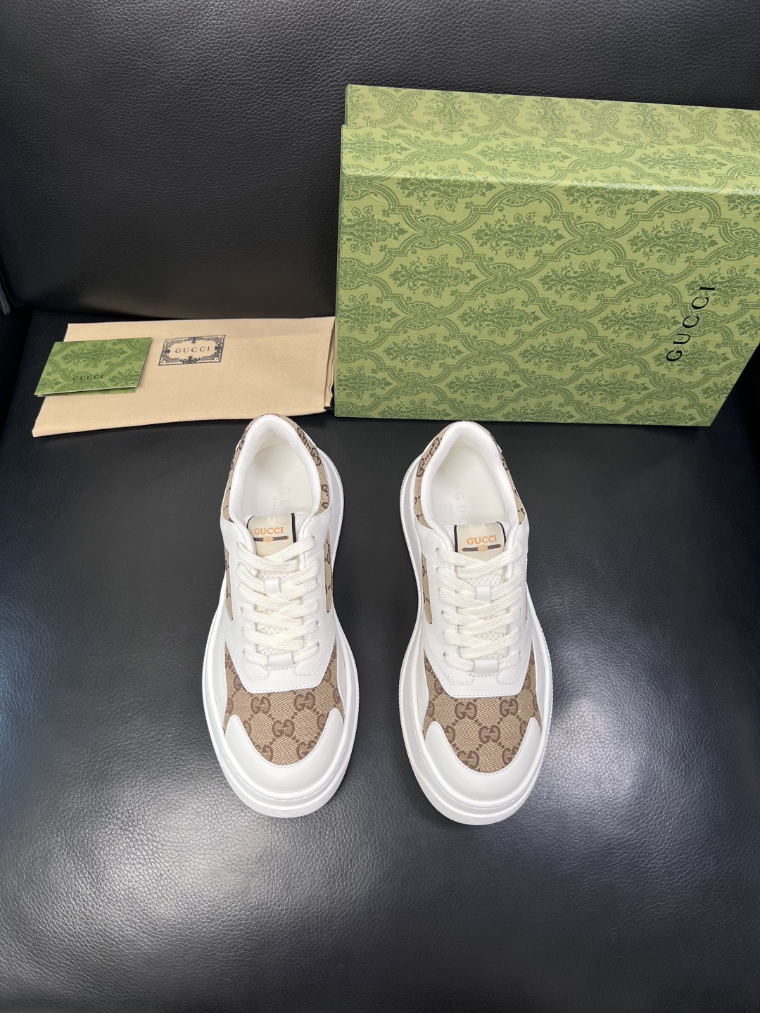 Gucci 高品质  顶级工艺品  古奇  专柜新款原厂配置，意大利进口牛皮面料，进口牛皮内里垫，透气舒