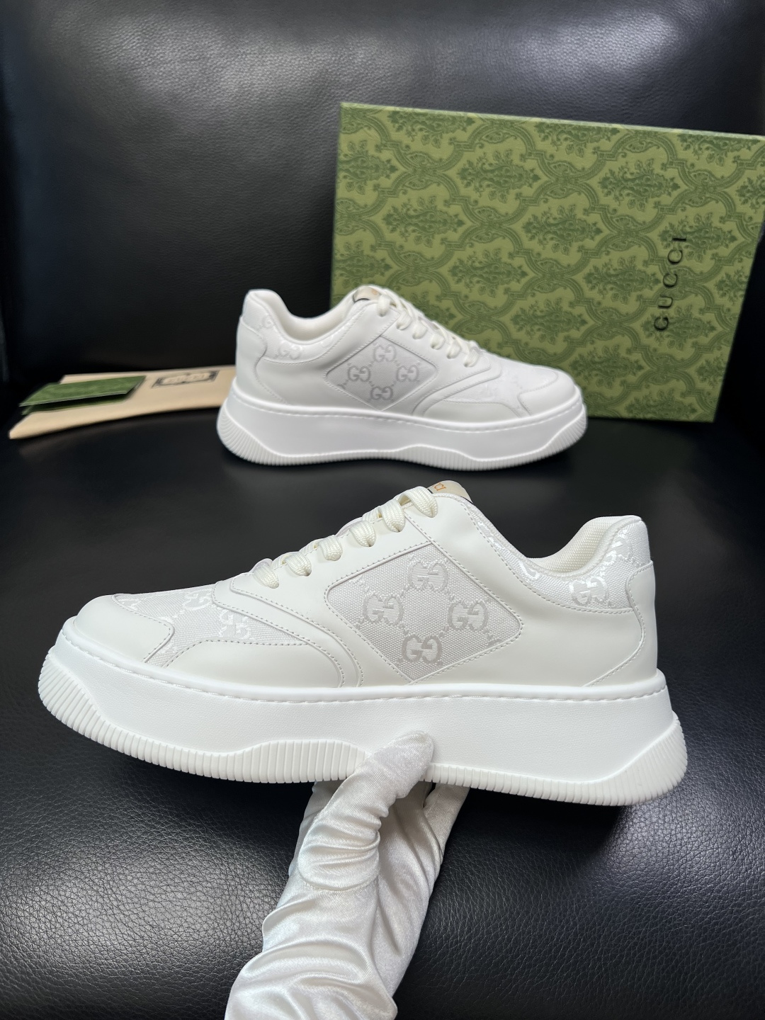 Gucci 高品质  顶级工艺品  古奇  专柜新款原厂配置，意大利进口牛皮面料，进口牛皮内里垫，透气舒
