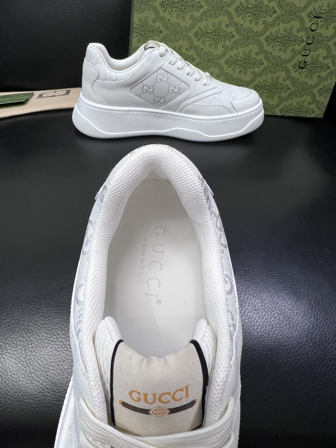 Gucci 高品质  顶级工艺品  古奇  专柜新款原厂配置，意大利进口牛皮面料，进口牛皮内里垫，透气舒