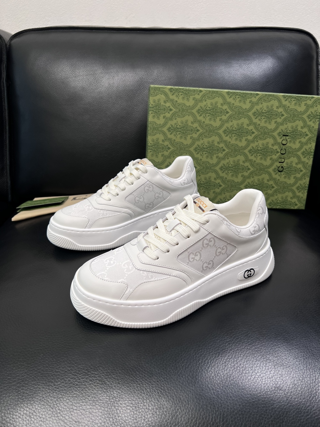 Gucci 高品质  顶级工艺品  古奇  专柜新款原厂配置，意大利进口牛皮面料，进口牛皮内里垫，透气舒