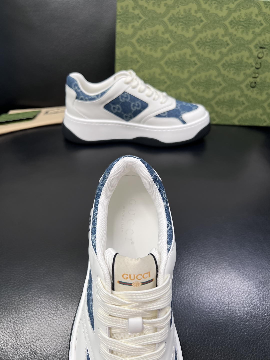 Gucci 高品质  顶级工艺品  古奇  专柜新款原厂配置，意大利进口牛皮面料，进口牛皮内里垫，透气舒