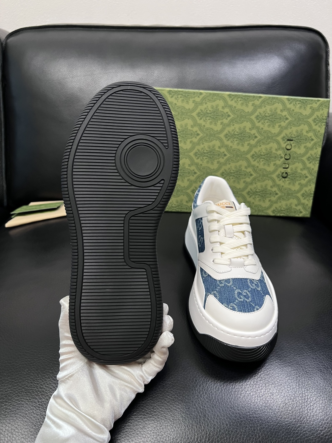 Gucci 高品质  顶级工艺品  古奇  专柜新款原厂配置，意大利进口牛皮面料，进口牛皮内里垫，透气舒