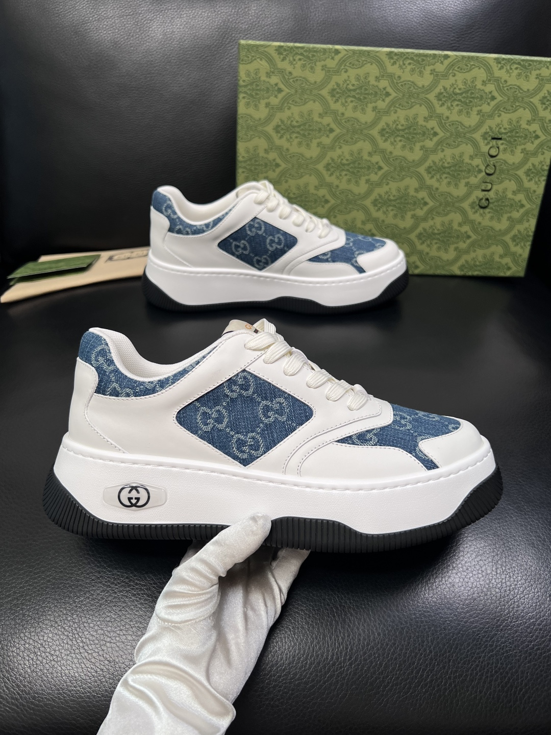 Gucci 高品质  顶级工艺品  古奇  专柜新款原厂配置，意大利进口牛皮面料，进口牛皮内里垫，透气舒
