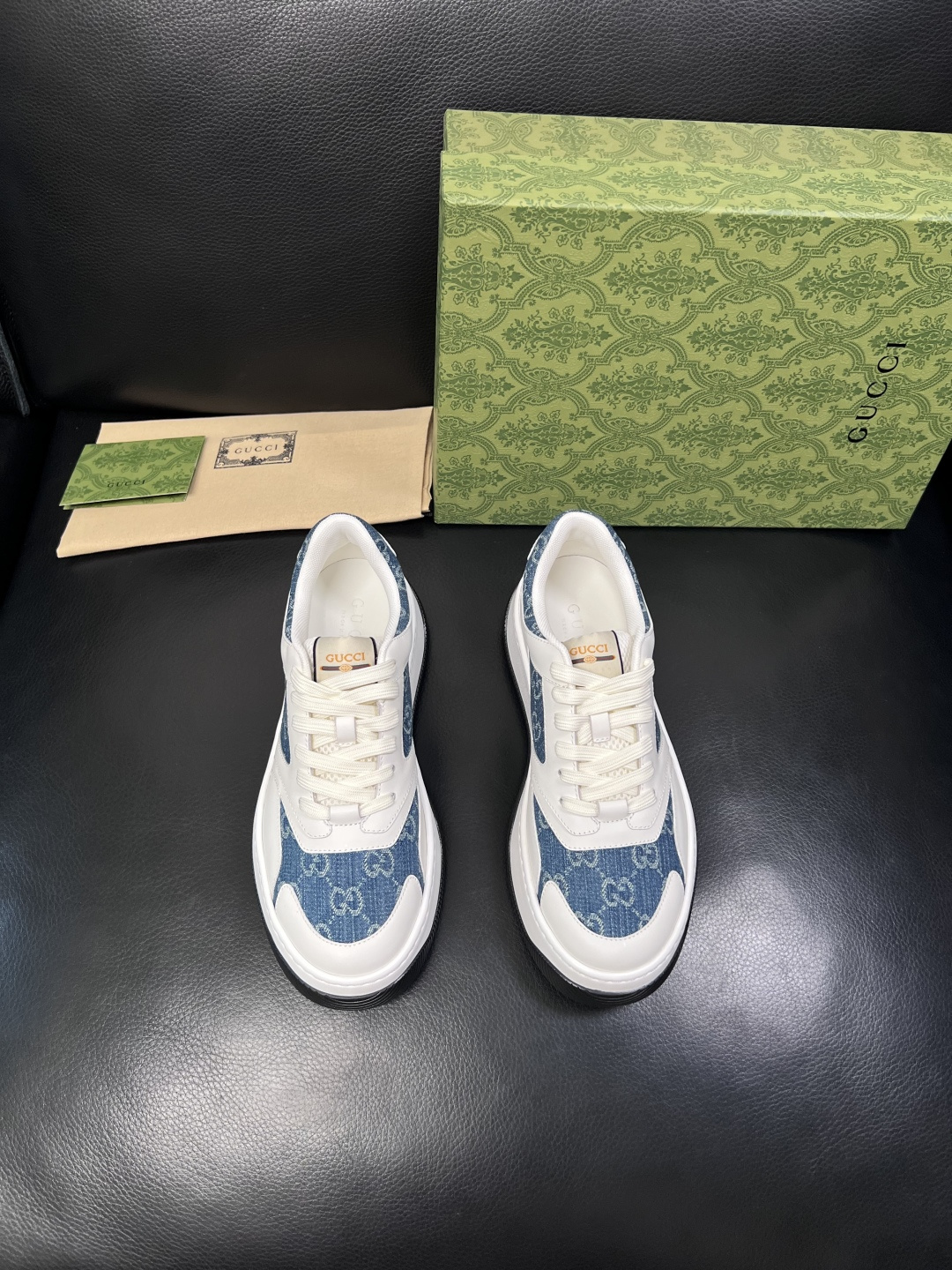 Gucci 高品质  顶级工艺品  古奇  专柜新款原厂配置，意大利进口牛皮面料，进口牛皮内里垫，透气舒