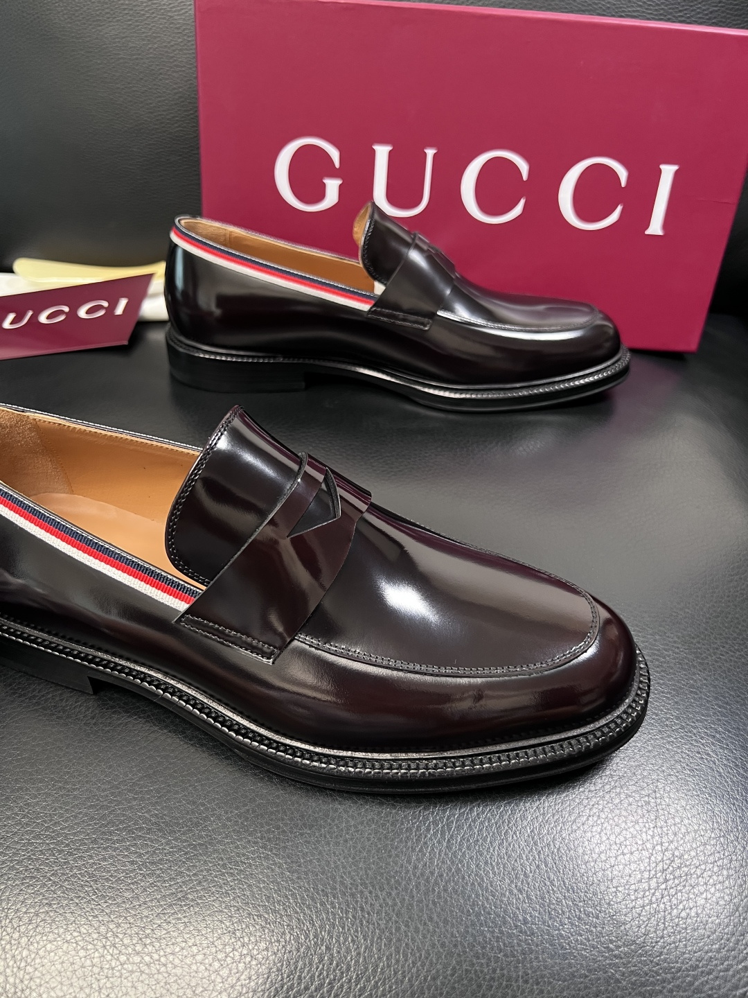 Gucci 高品质  顶级工艺品  古奇  皮鞋专柜新款原厂配置，意大利进口牛皮面料，进口牛皮内里垫，透