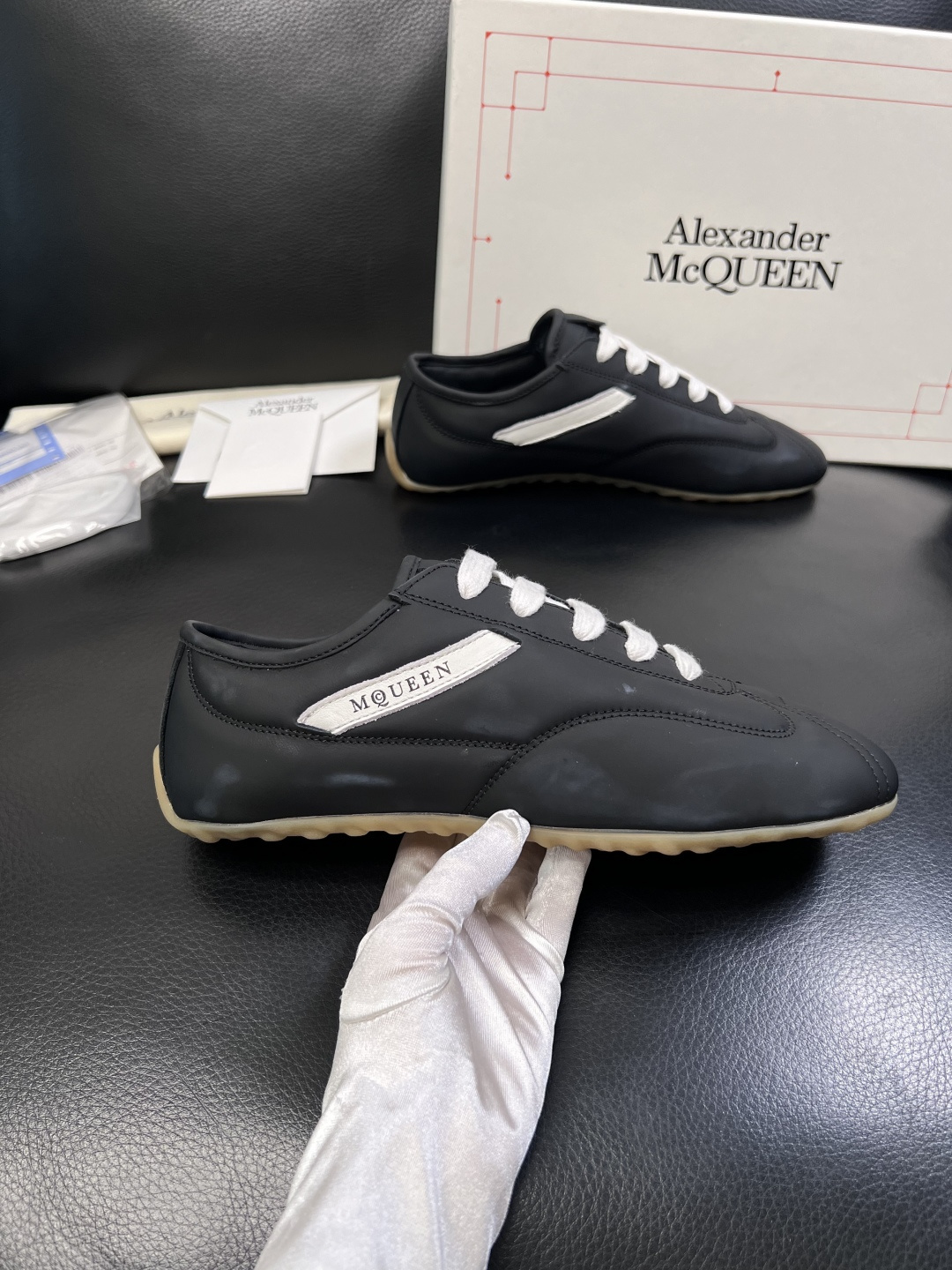 Alexander McQueen  高品质  顶级工艺品  麦昆  专柜同步 原厂配置，意大利进口原版