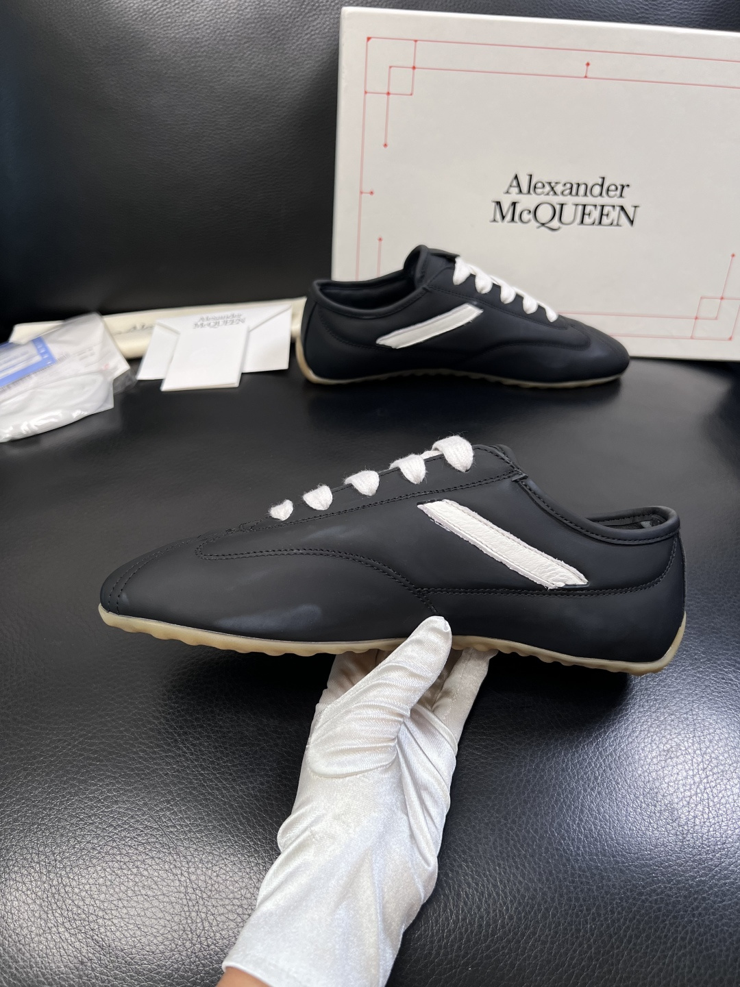 Alexander McQueen  高品质  顶级工艺品  麦昆  专柜同步 原厂配置，意大利进口原版