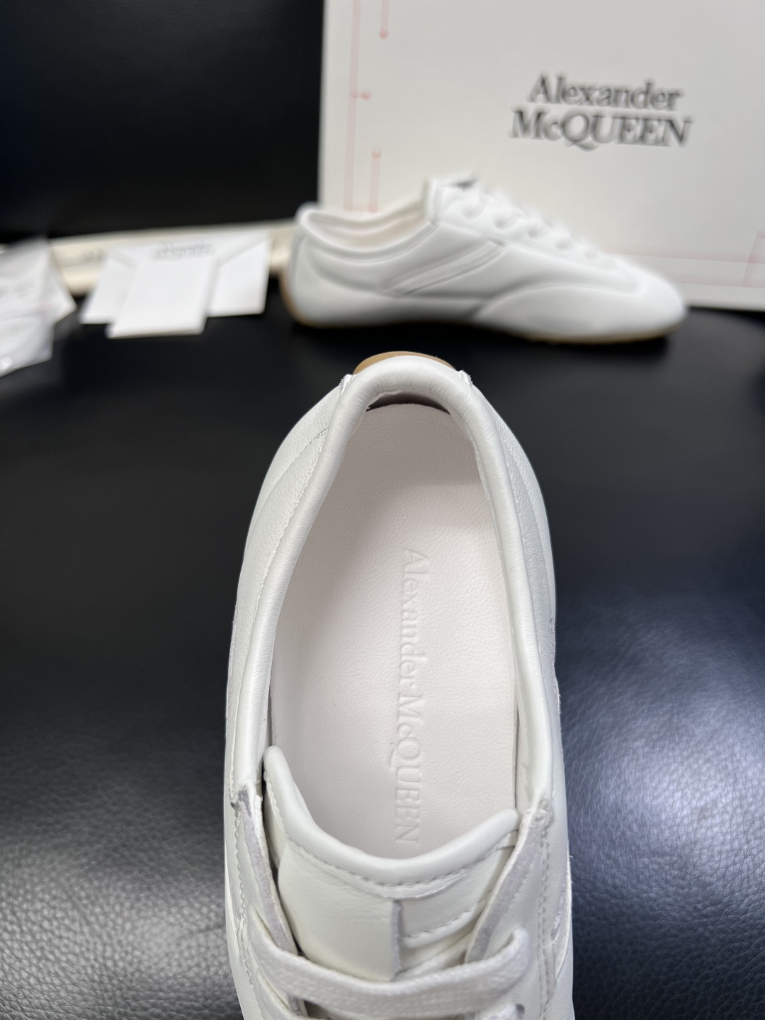 Alexander McQueen  高品质  顶级工艺品  麦昆  专柜同步 原厂配置，意大利进口原版
