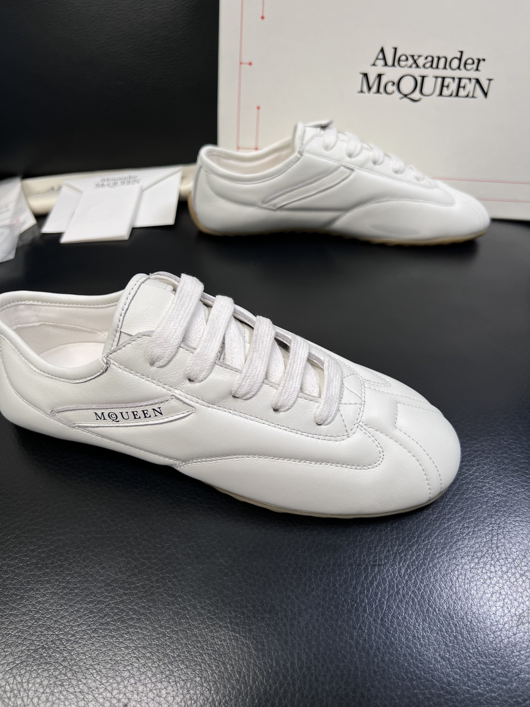 Alexander McQueen  高品质  顶级工艺品  麦昆  专柜同步 原厂配置，意大利进口原版