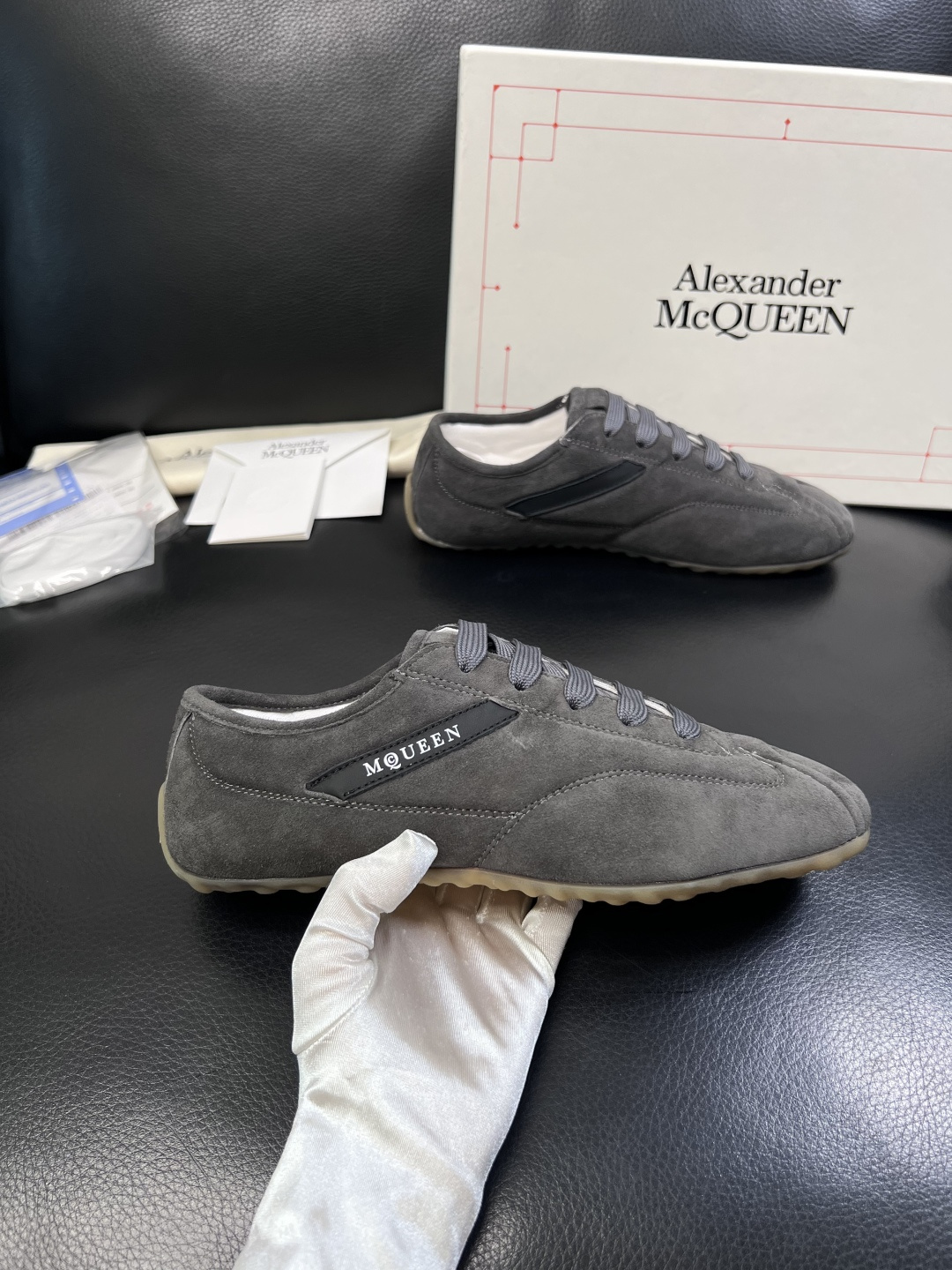 Alexander McQueen  高品质  顶级工艺品  麦昆  专柜同步 原厂配置，意大利进口原版