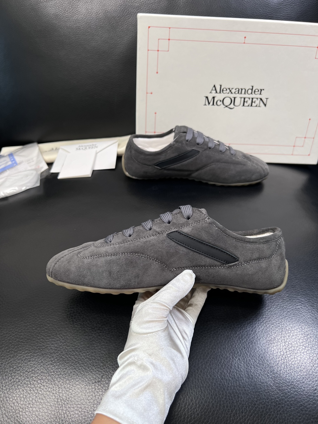 Alexander McQueen  高品质  顶级工艺品  麦昆  专柜同步 原厂配置，意大利进口原版