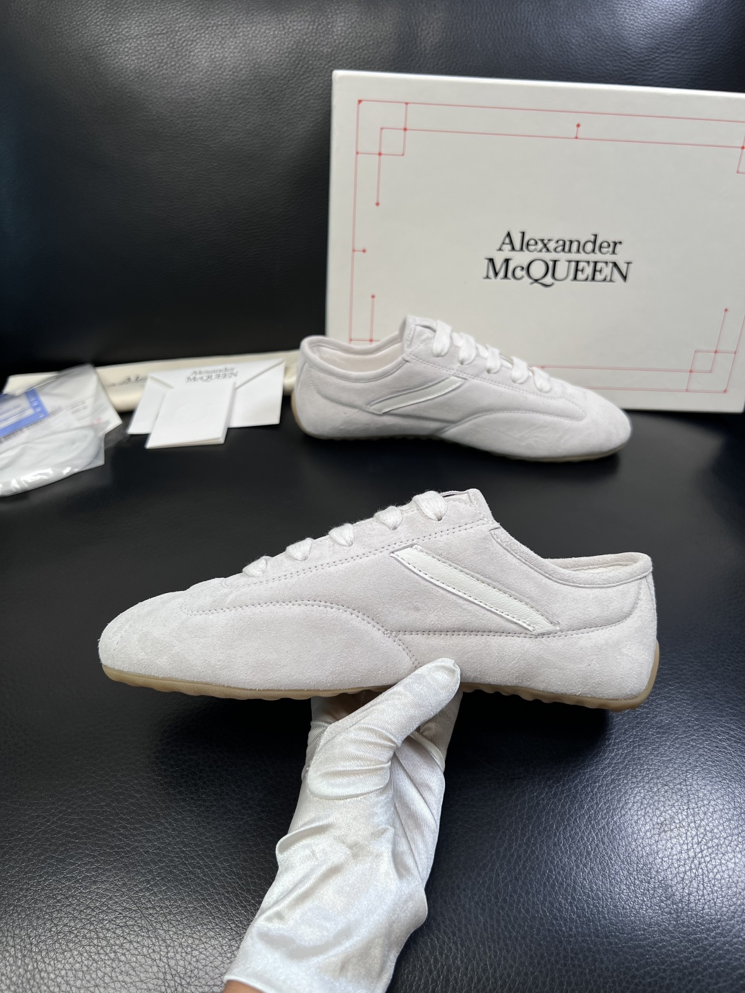 Alexander McQueen  高品质  顶级工艺品  麦昆  专柜同步 原厂配置，意大利进口原版