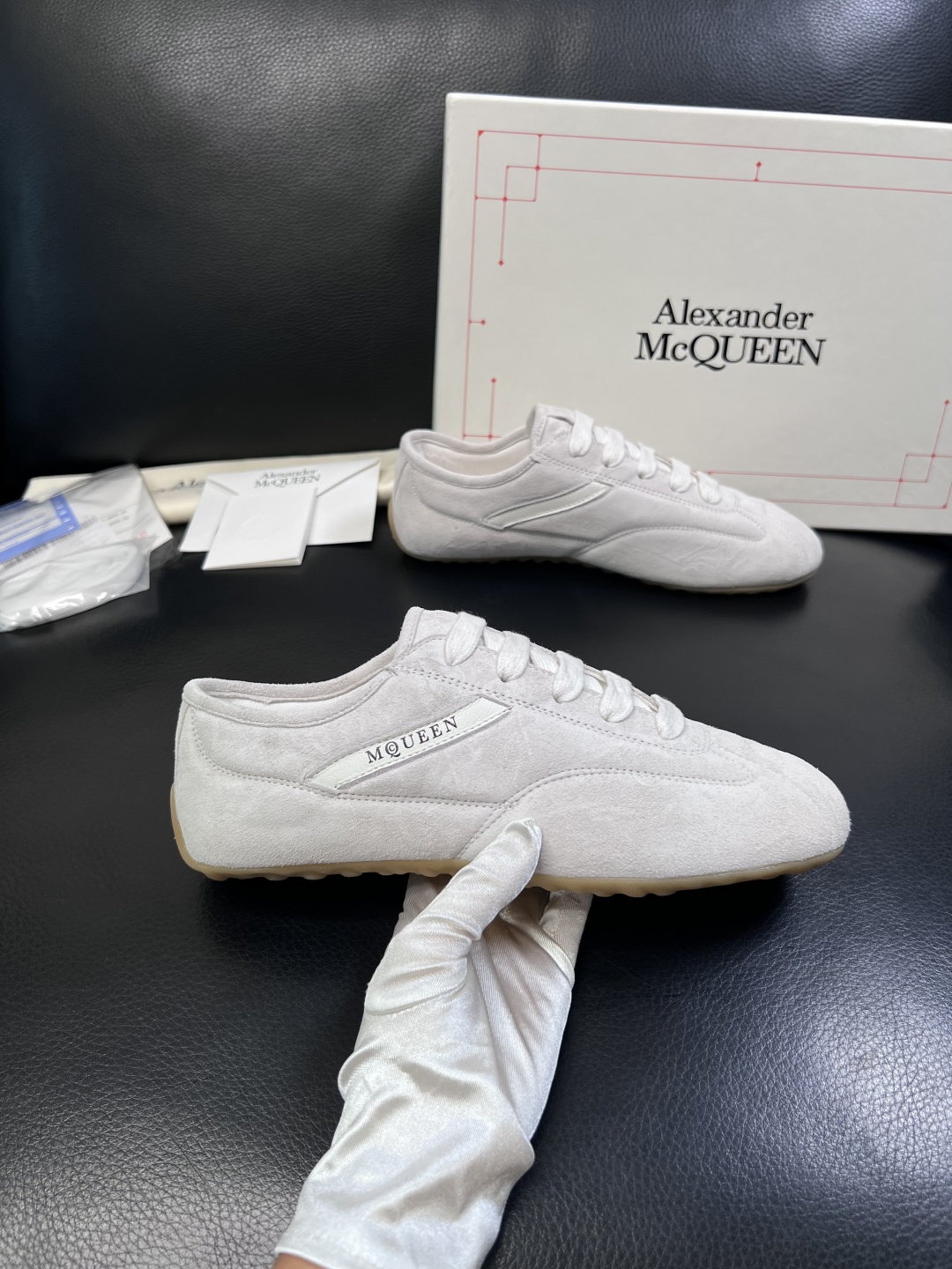 Alexander McQueen  高品质  顶级工艺品  麦昆  专柜同步 原厂配置，意大利进口原版