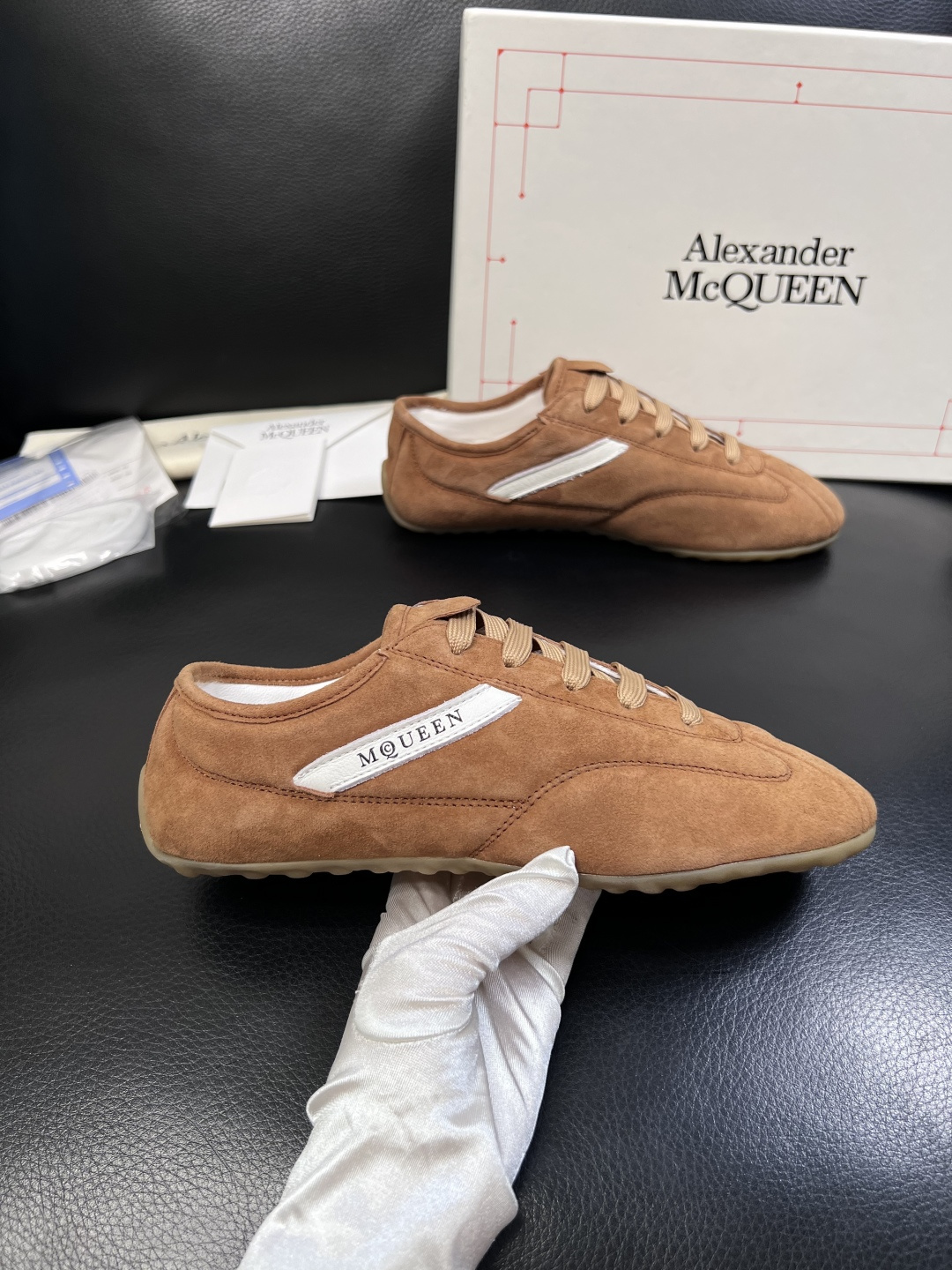 Alexander McQueen  高品质  顶级工艺品  麦昆  专柜同步 原厂配置，意大利进口原版