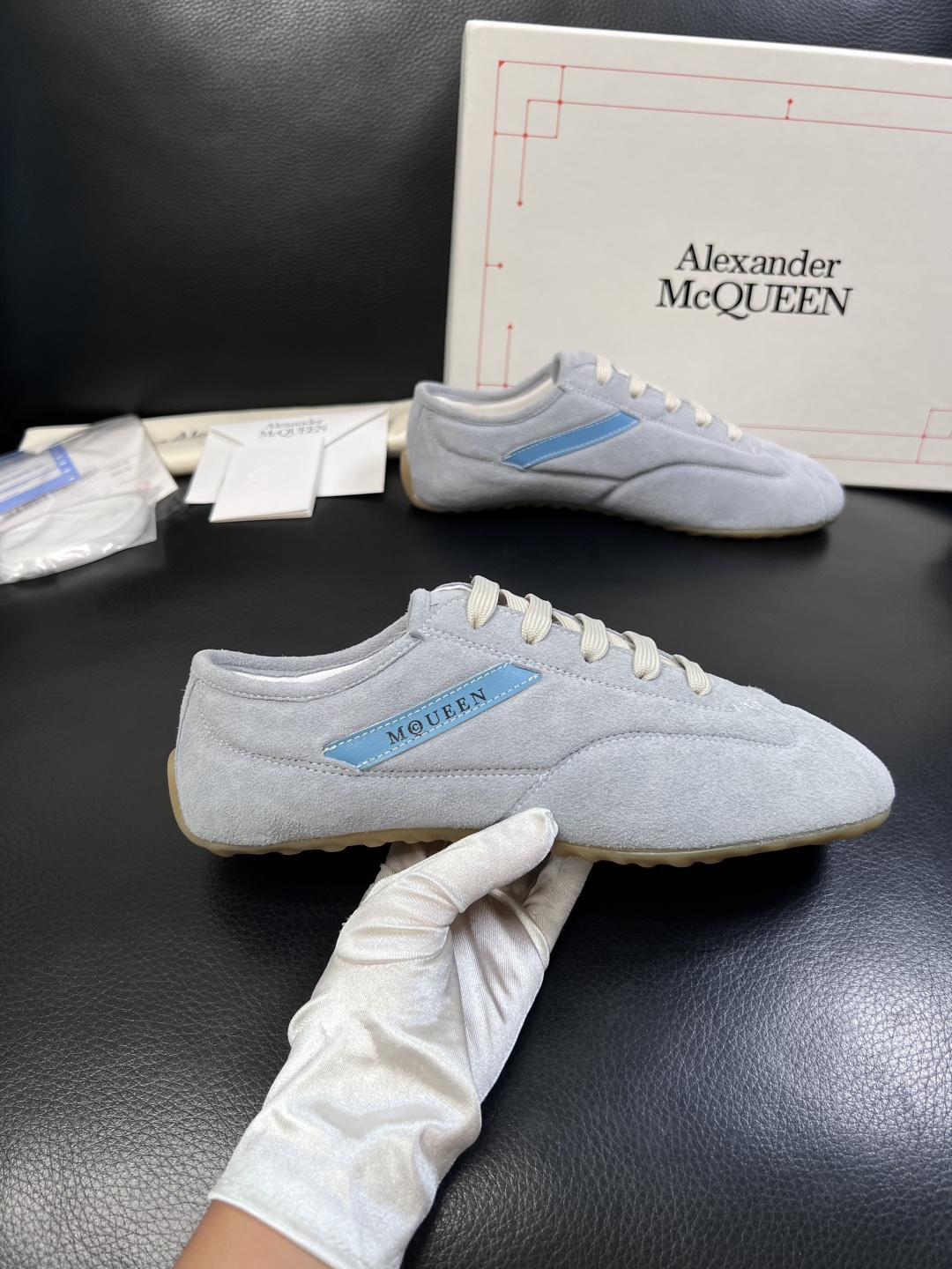 Alexander McQueen  高品质  顶级工艺品  麦昆  专柜同步 原厂配置，意大利进口原版