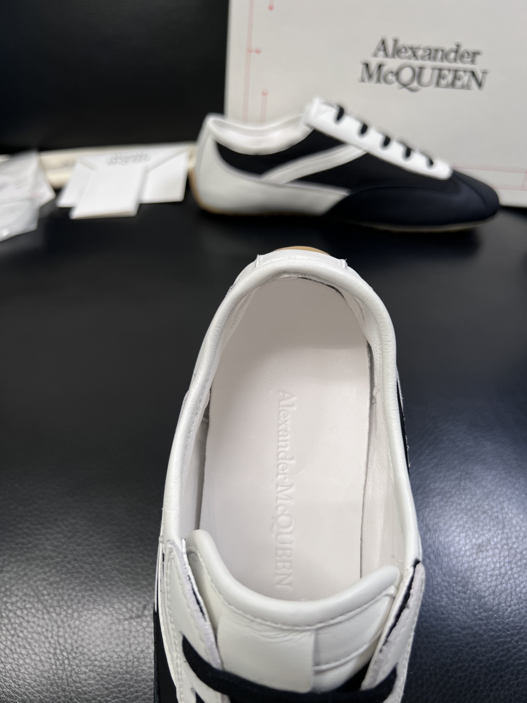 Alexander McQueen  高品质  顶级工艺品  麦昆  专柜同步 原厂配置，意大利进口原版