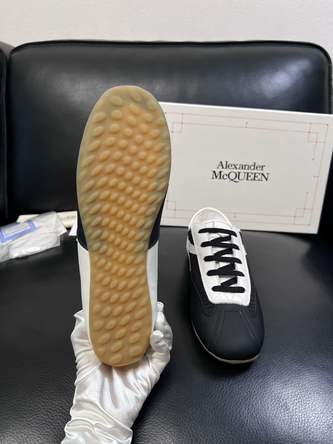 Alexander McQueen  高品质  顶级工艺品  麦昆  专柜同步 原厂配置，意大利进口原版