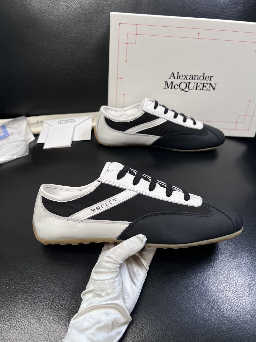 Alexander McQueen  高品质  顶级工艺品  麦昆  专柜同步 原厂配置，意大利进口原版