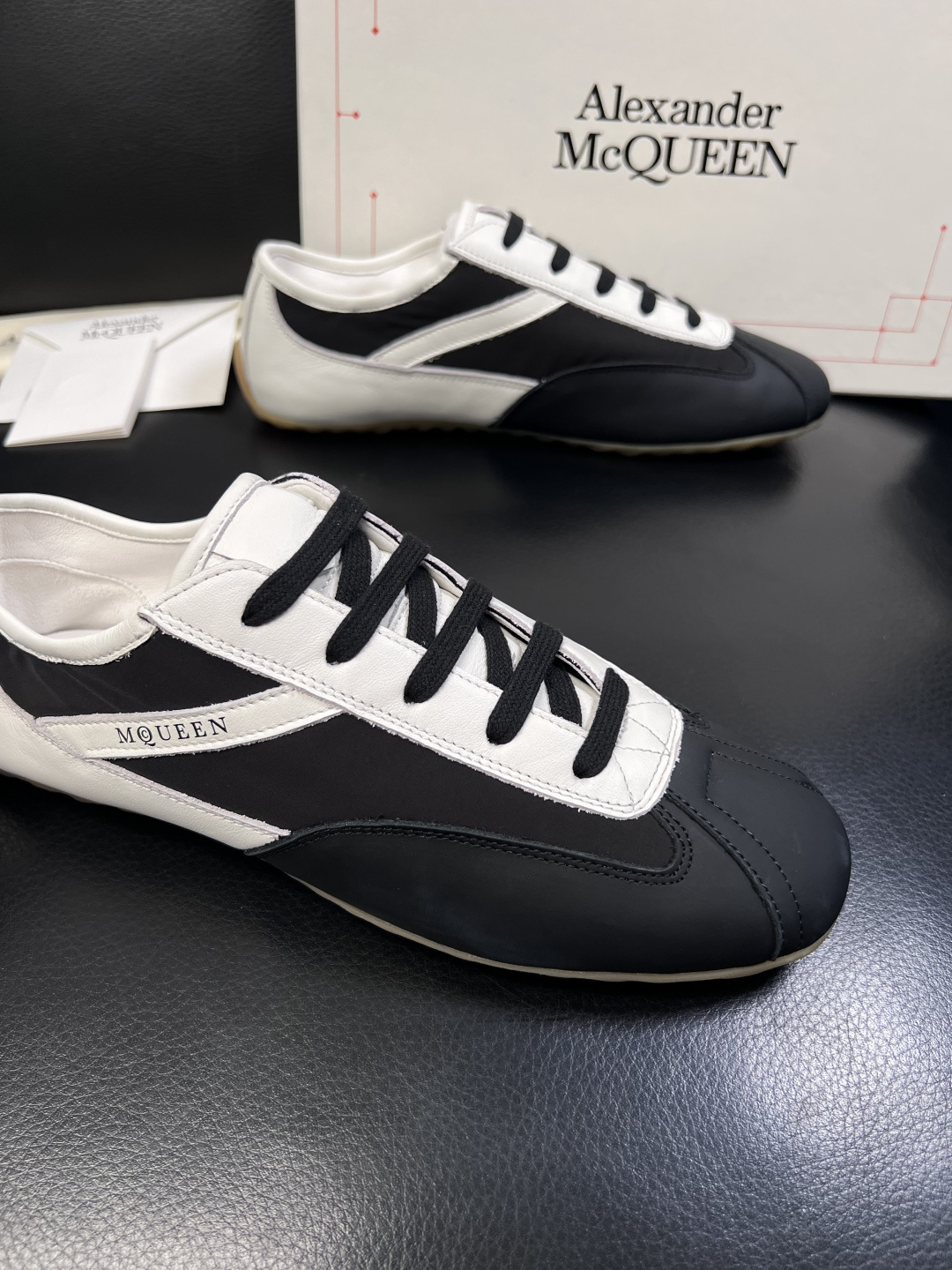 Alexander McQueen  高品质  顶级工艺品  麦昆  专柜同步 原厂配置，意大利进口原版