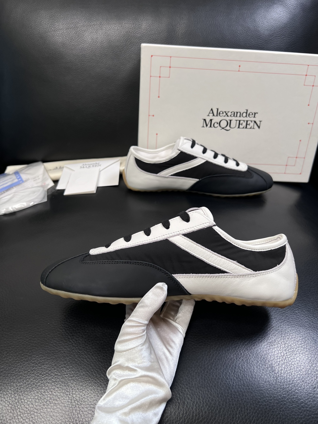 Alexander McQueen  高品质  顶级工艺品  麦昆  专柜同步 原厂配置，意大利进口原版