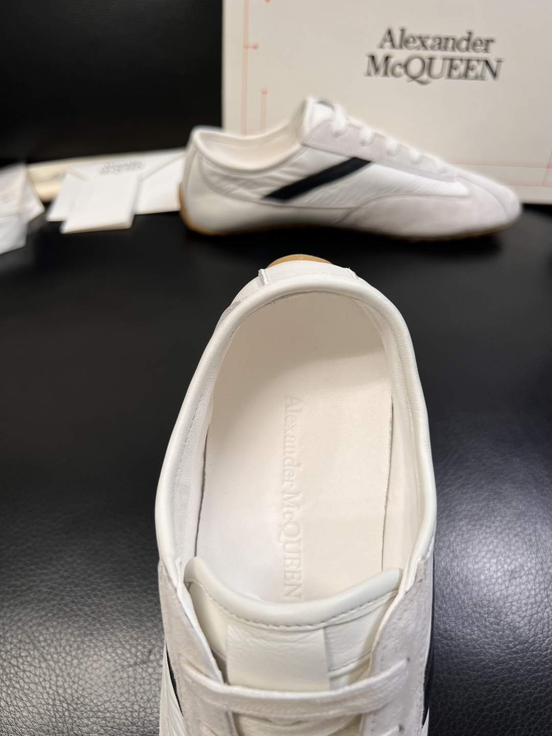 Alexander McQueen  高品质  顶级工艺品  麦昆  专柜同步 原厂配置，意大利进口原版
