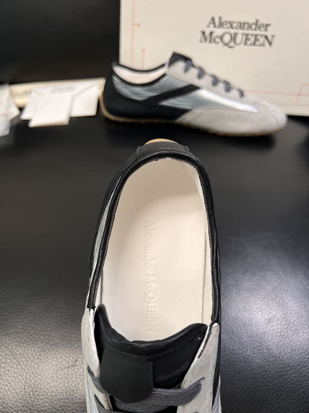 Alexander McQueen  高品质  顶级工艺品  麦昆  专柜同步 原厂配置，意大利进口原版
