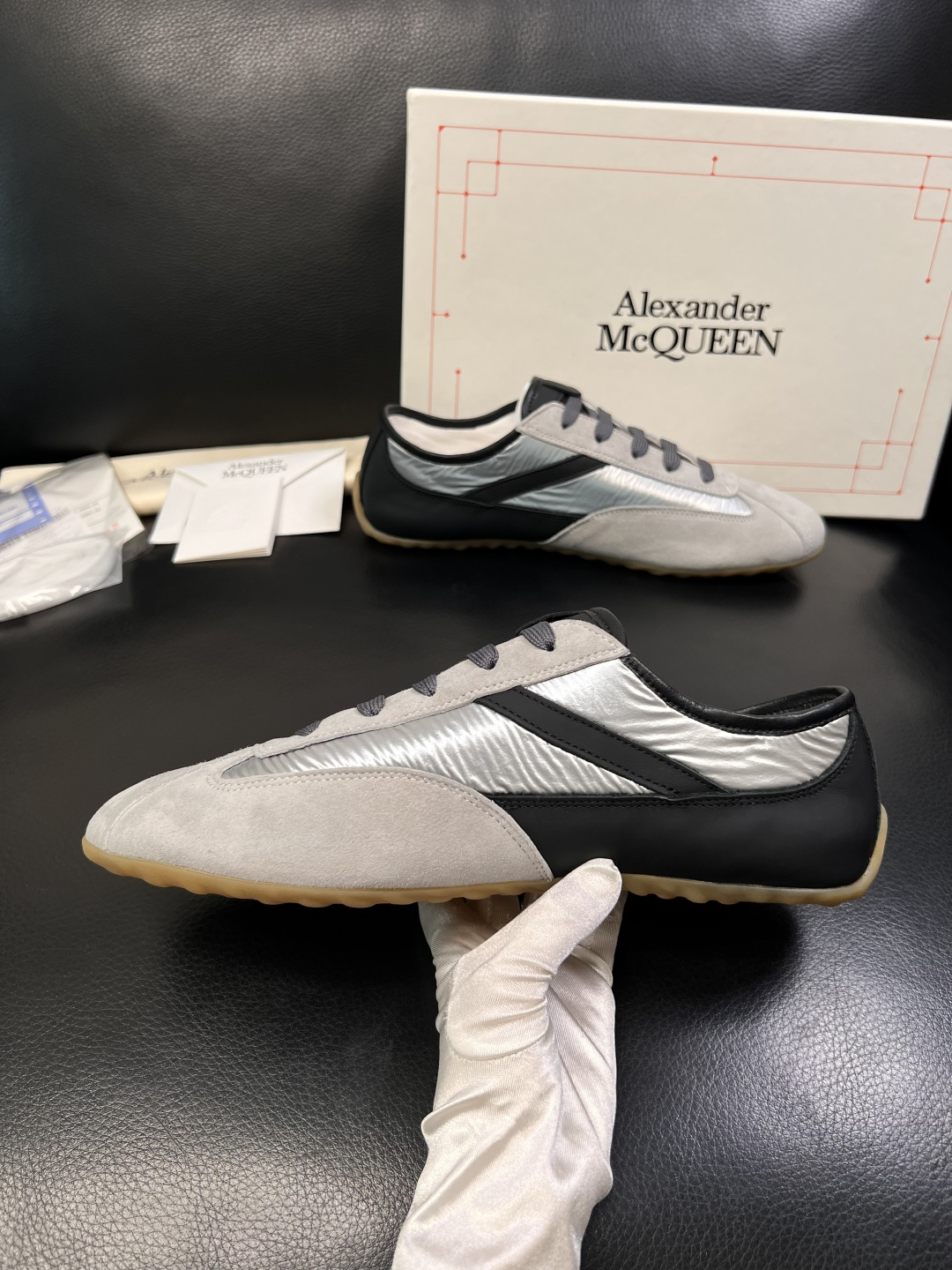 Alexander McQueen  高品质  顶级工艺品  麦昆  专柜同步 原厂配置，意大利进口原版