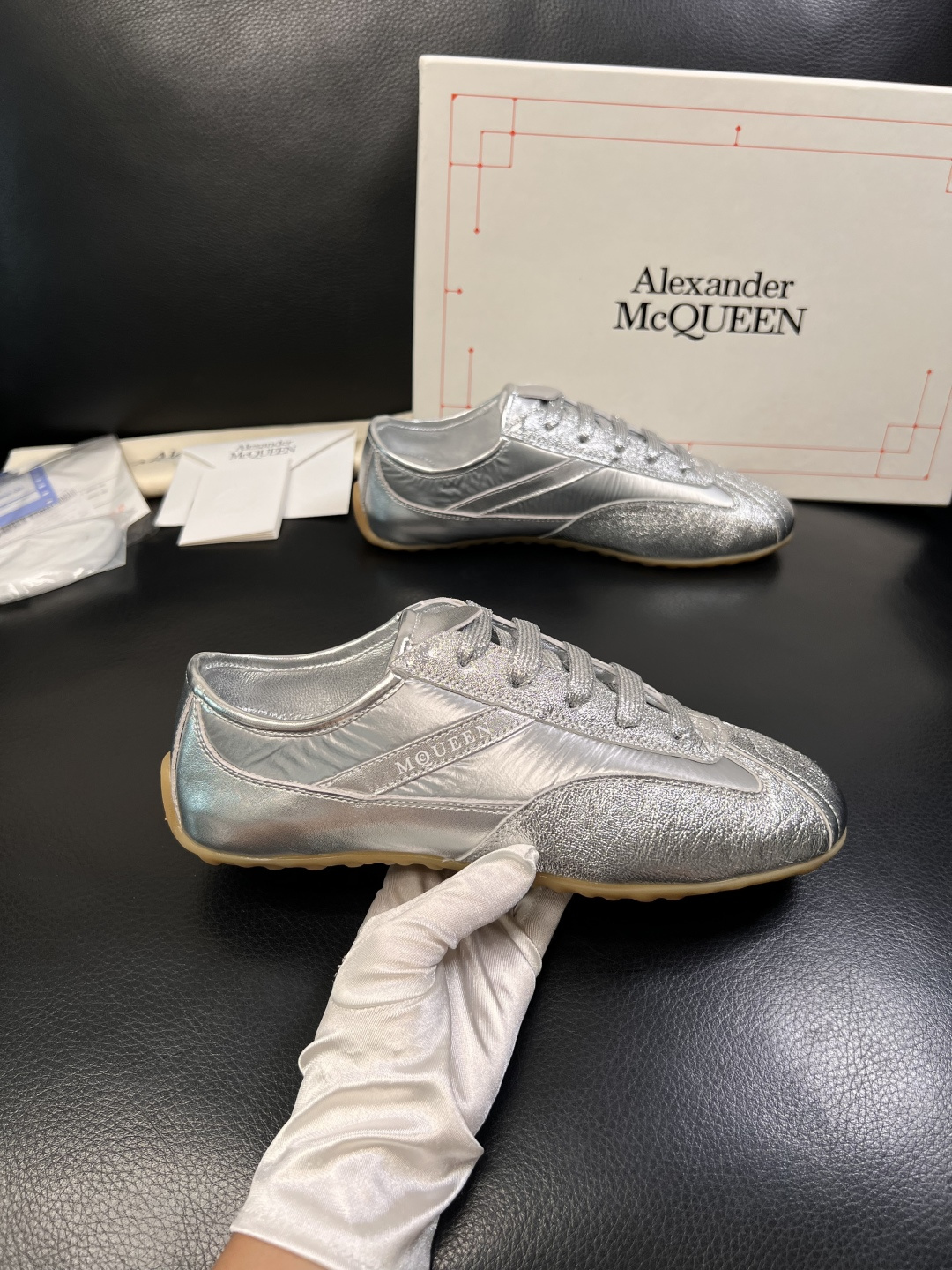 Alexander McQueen  高品质  顶级工艺品  麦昆  专柜同步 原厂配置，意大利进口原版