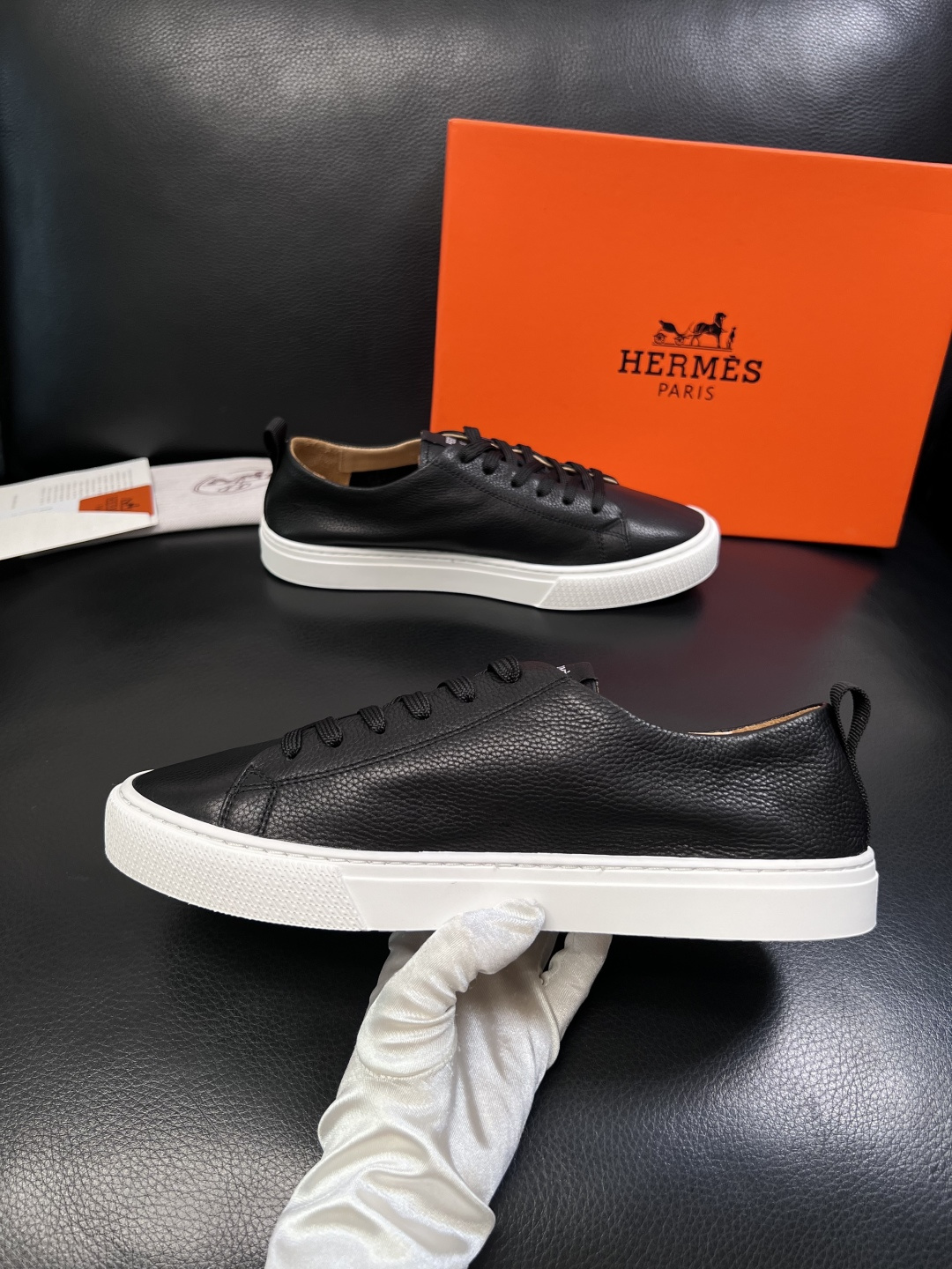 Hermes  高品质  顶级工艺品  爱马仕 专柜同步发售原厂配置，意大利进口原版牛皮面料，高品质拼接