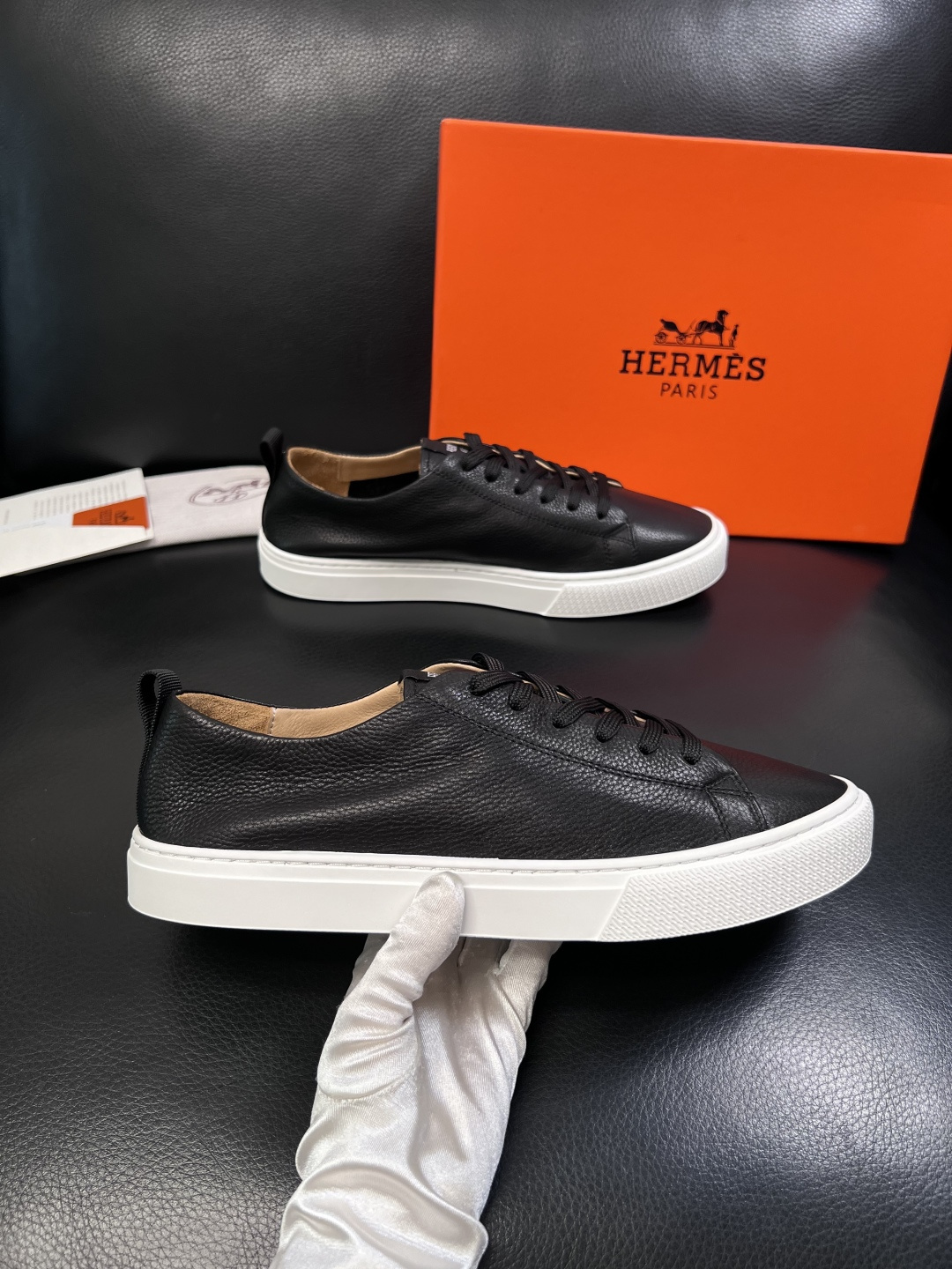 Hermes  高品质  顶级工艺品  爱马仕 专柜同步发售原厂配置，意大利进口原版牛皮面料，高品质拼接