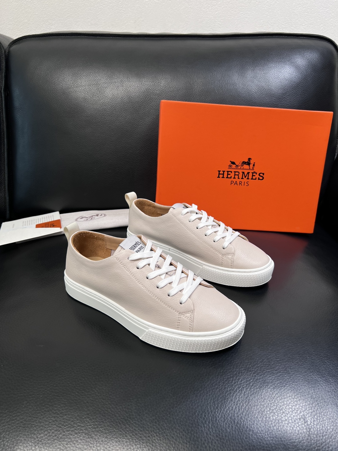 Hermes  高品质  顶级工艺品  爱马仕 专柜同步发售原厂配置，意大利进口原版牛皮面料，高品质拼接