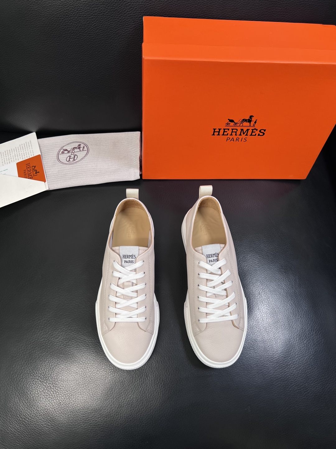 Hermes  高品质  顶级工艺品  爱马仕 专柜同步发售原厂配置，意大利进口原版牛皮面料，高品质拼接