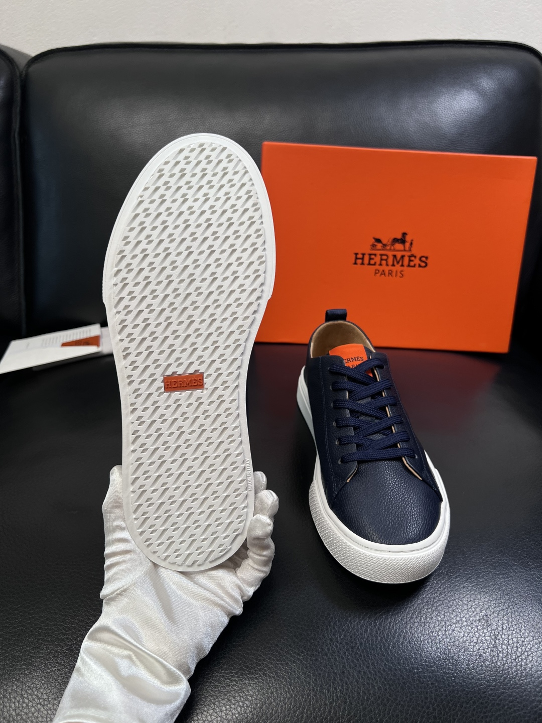 Hermes  高品质  顶级工艺品  爱马仕 专柜同步发售原厂配置，意大利进口原版牛皮面料，高品质拼接
