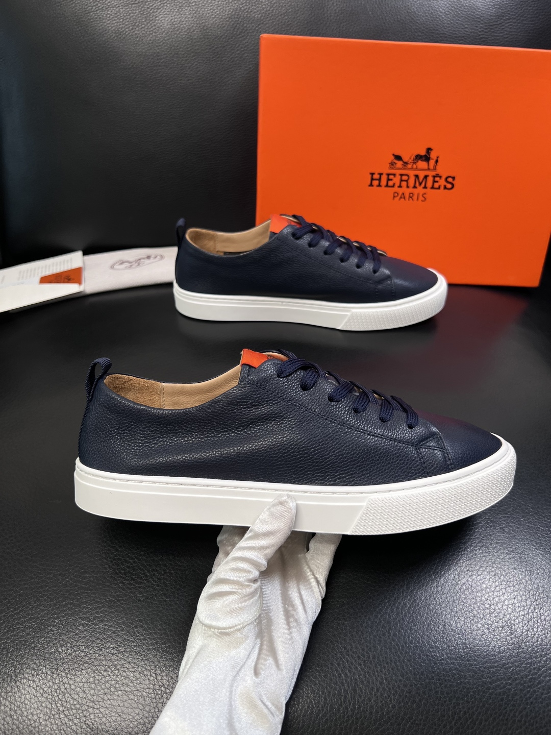 Hermes  高品质  顶级工艺品  爱马仕 专柜同步发售原厂配置，意大利进口原版牛皮面料，高品质拼接