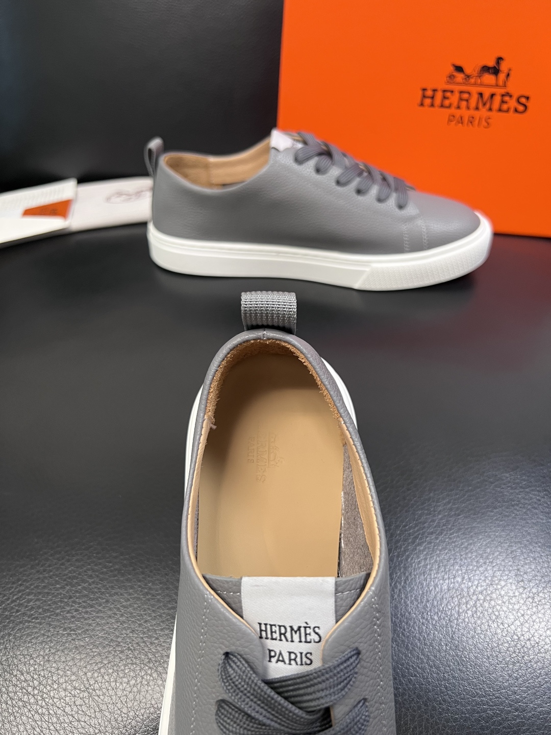 Hermes  高品质  顶级工艺品  爱马仕 专柜同步发售原厂配置，意大利进口原版牛皮面料，高品质拼接