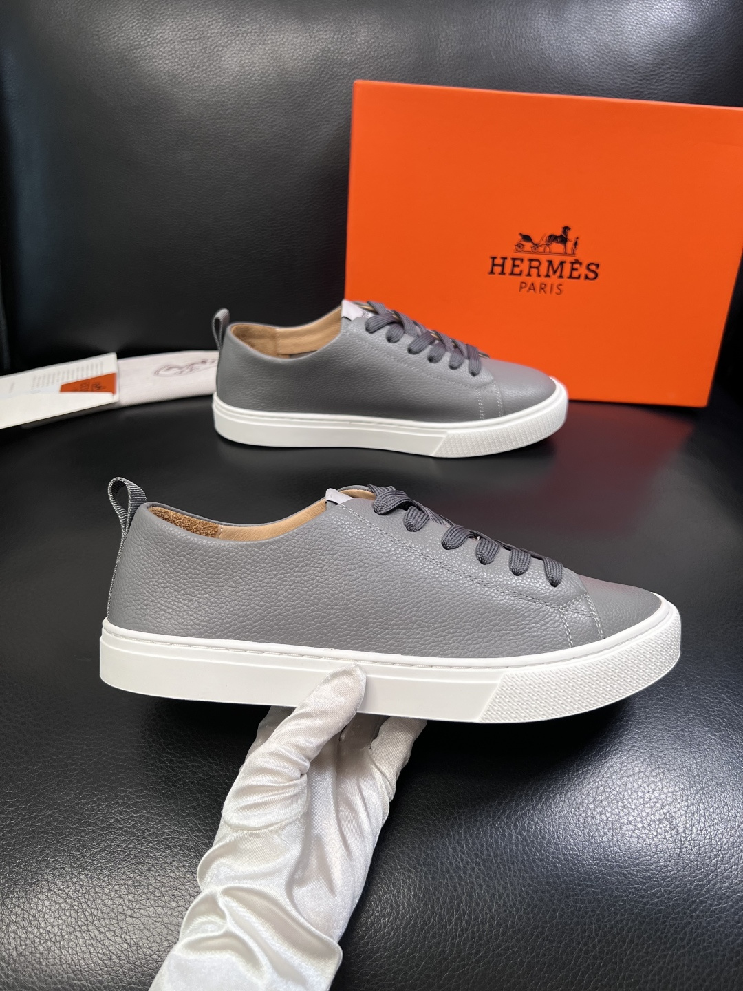 Hermes  高品质  顶级工艺品  爱马仕 专柜同步发售原厂配置，意大利进口原版牛皮面料，高品质拼接