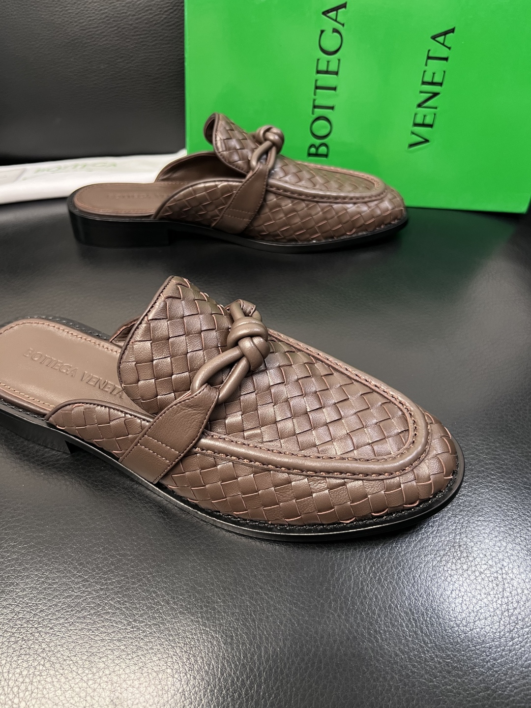 BOTTEGA  VENETA  顶级代购  葆蝶家 专柜同步，鞋面意大利进口编织牛皮面料，透气牛皮内里
