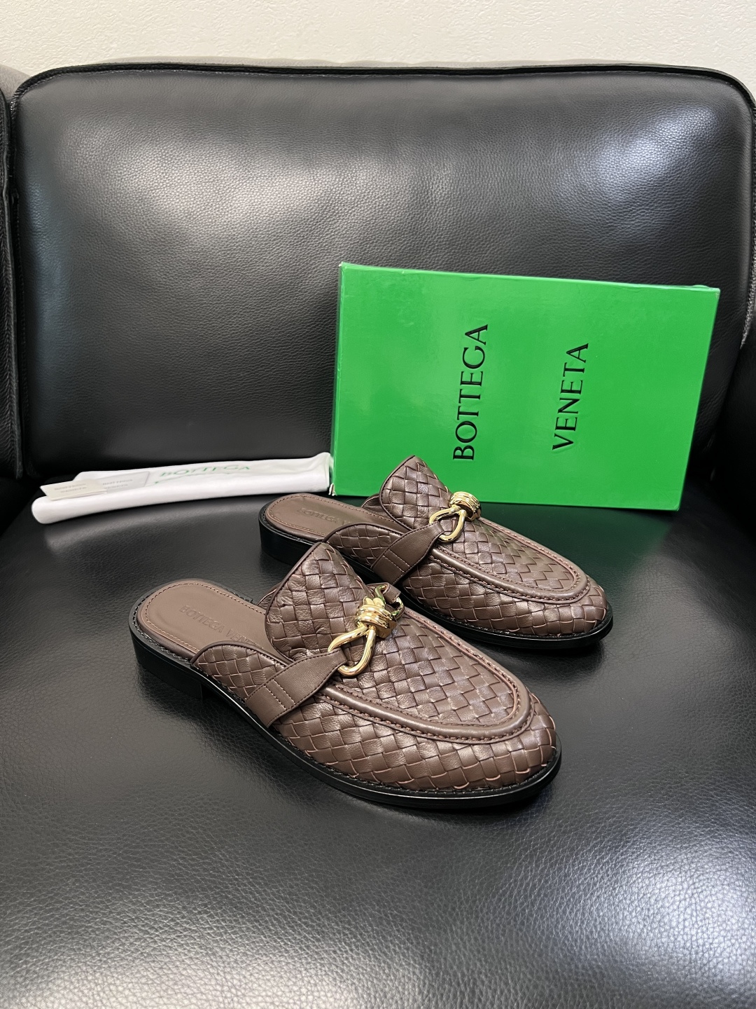 NO:834642,BOTTEGA VENETA top purchasing agent, Bottega Veneta counter synchronization, uppers are made of woven cowhide fabric imported from Italy, breathable cowhide lining is comfortable, original soles are specially provided by the original factory, exclusive movable molded soles are super comfortable, original factory follow-up goods, men's size 39-44 (order 38 45 46 47) 46, 47 plus,,bottega veneta,bottega veneta,cowhide19860909BOTTEGA VENETA 顶级代购 葆蝶家 专柜同步,鞋面意大利进口编织牛皮面料,透气牛皮内里舒适,鞋底原厂特供原版底,独家活动成型底超级舒适,原厂跟单货,男码 39-44（订 38 45 46 47）46,47加,,bottega veneta,bottega veneta,cowhide,Men's shoes