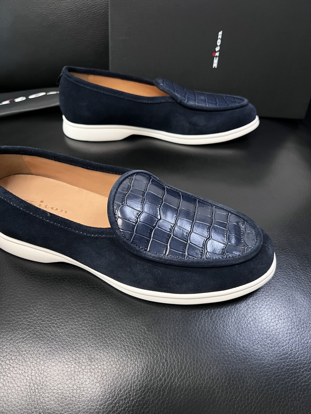 ⚠️只换码不退⚠️    kiton  高品质   顶级工艺品  专柜新品同步，鞋面意大利进口牛皮面料，