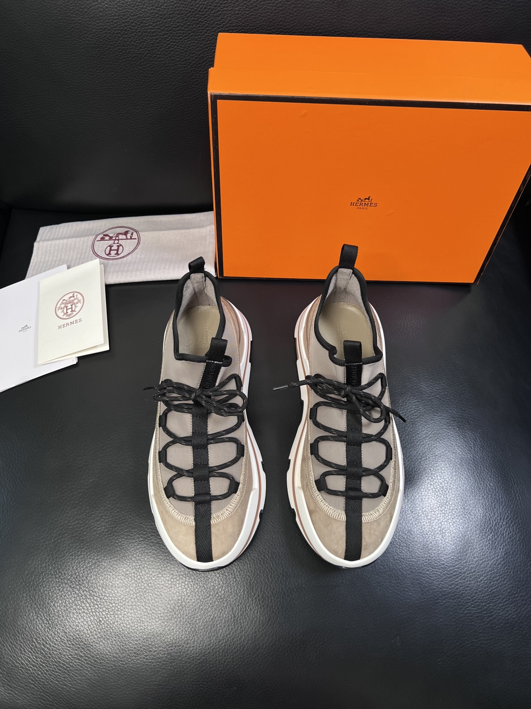 Hermes 高品质  顶级工艺品  爱马仕 专柜同步发售原厂配置，意大利进口原版牛皮拼布面料，高品质拼