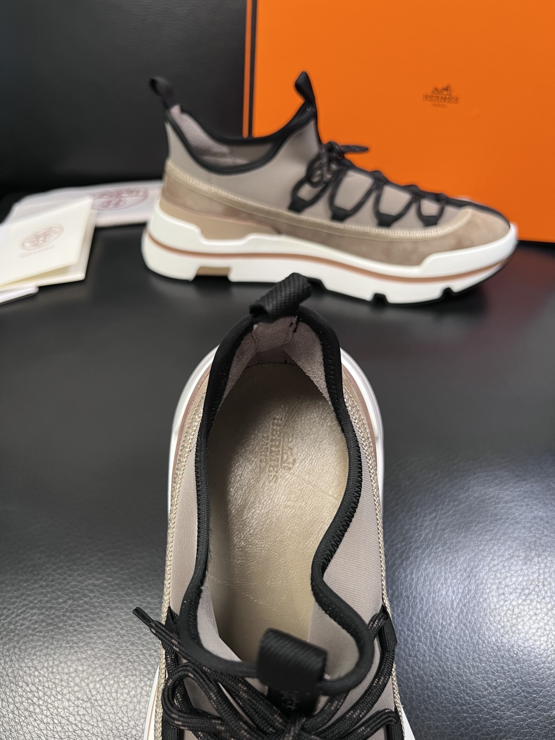 Hermes 高品质  顶级工艺品  爱马仕 专柜同步发售原厂配置，意大利进口原版牛皮拼布面料，高品质拼
