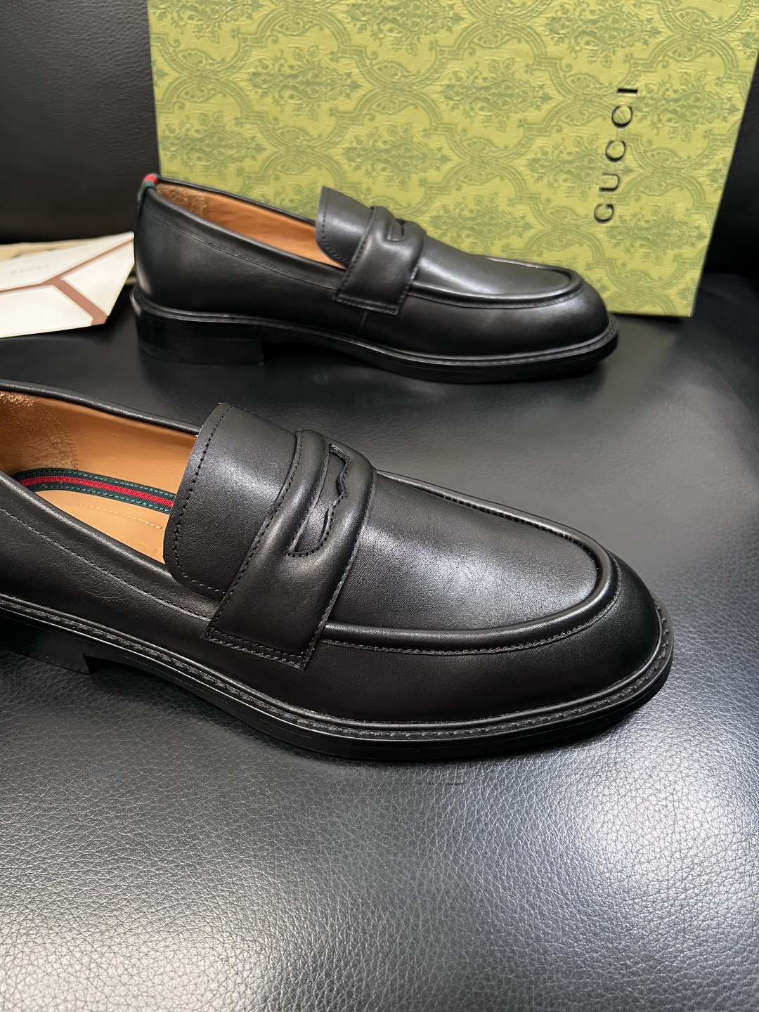 Gucci  高品质  顶级工艺品  古奇  皮鞋系列专柜同步 原厂配置，意大利进口原版牛皮，进口水染牛