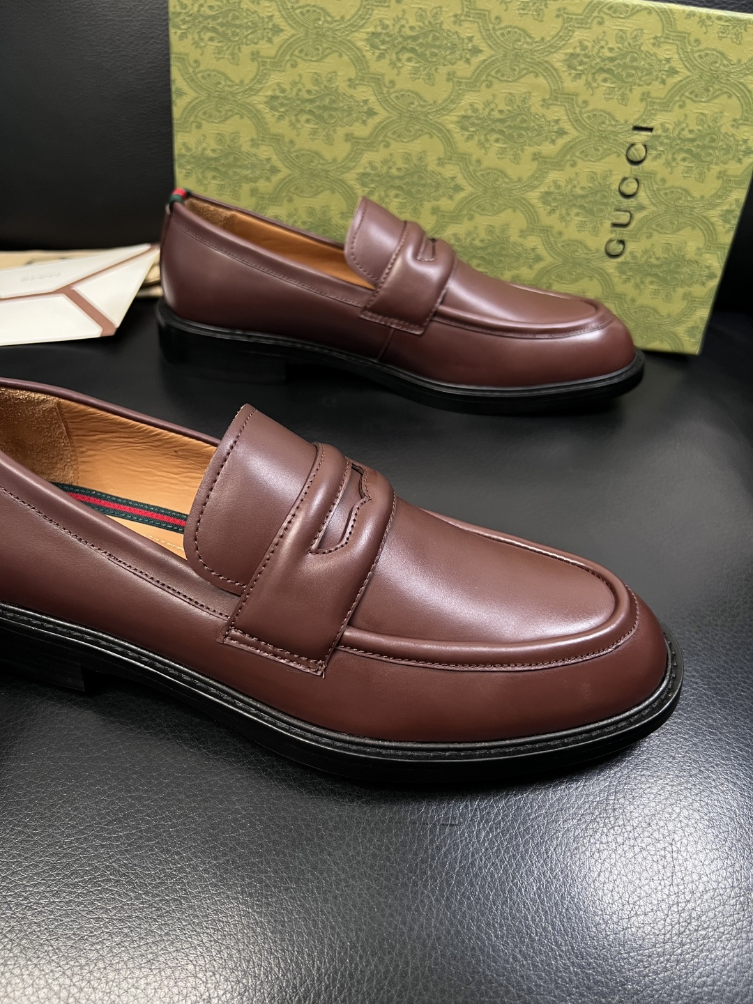 Gucci  高品质  顶级工艺品  古奇  皮鞋系列专柜同步 原厂配置，意大利进口原版牛皮，进口水染牛