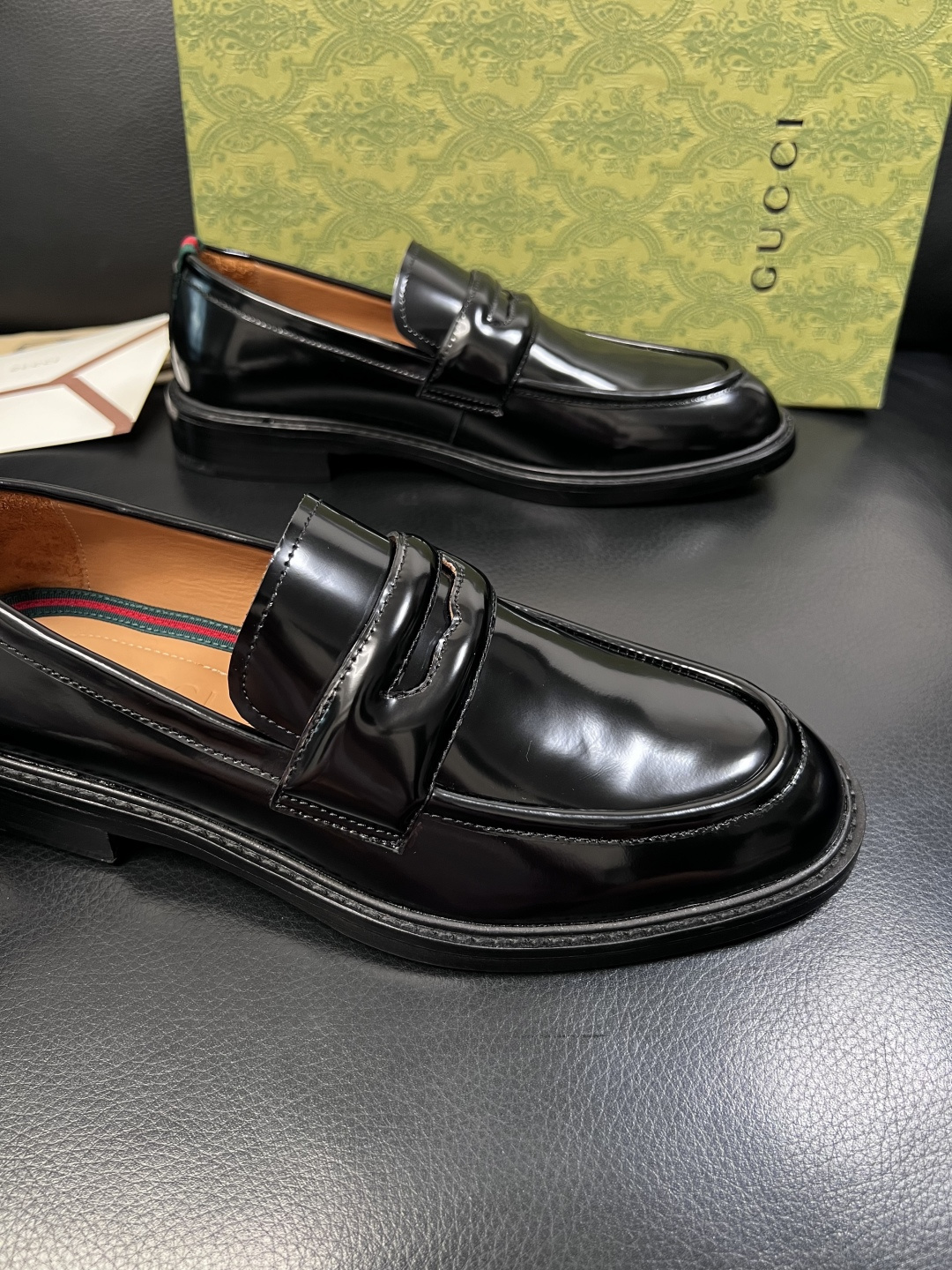 Gucci  高品质  顶级工艺品  古奇  皮鞋系列专柜同步 原厂配置，意大利进口原版牛皮，进口水染牛