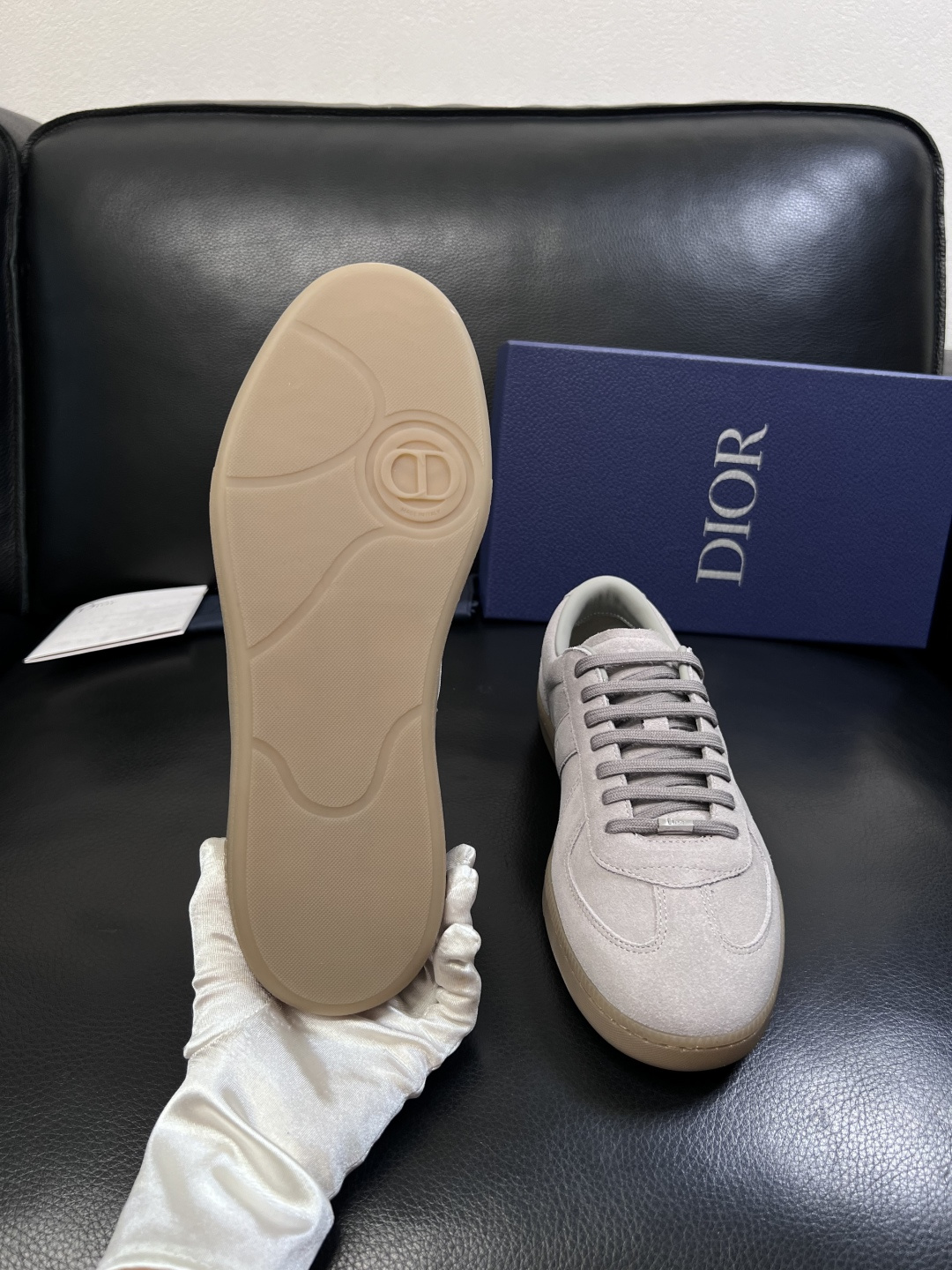 Dior  高品质  顶级工艺品 迪奥  专柜同步 原厂配置，意大利进口原版牛皮面料，透气舒适进口水染牛