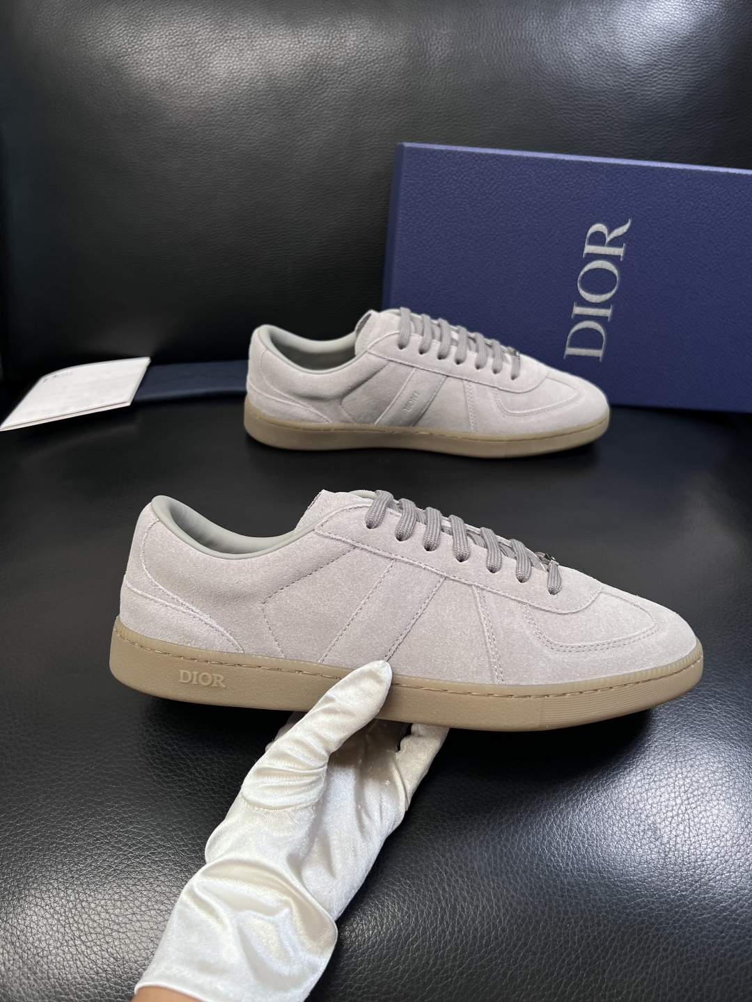 Dior  高品质  顶级工艺品 迪奥  专柜同步 原厂配置，意大利进口原版牛皮面料，透气舒适进口水染牛